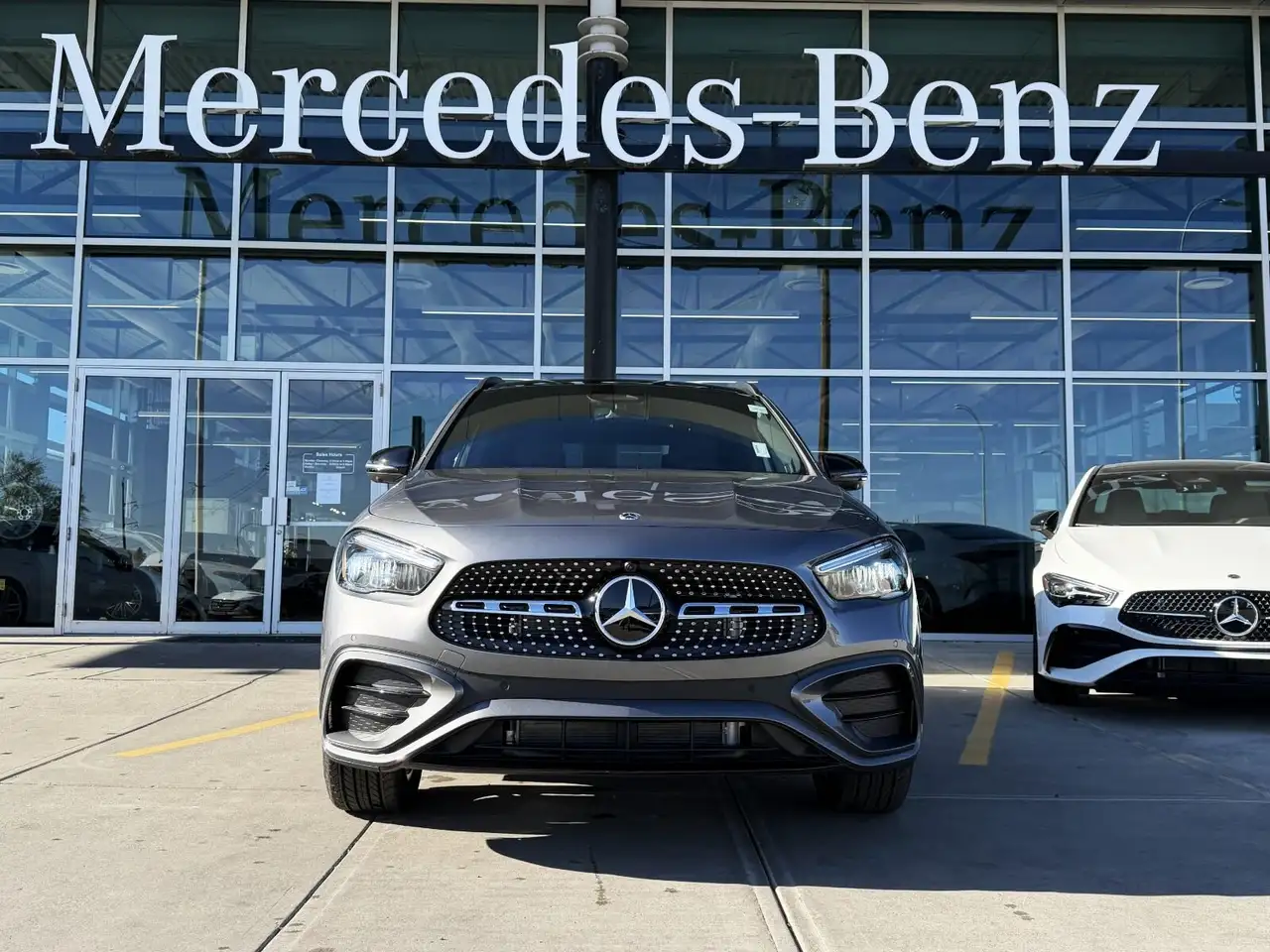 Mercedes-Benz GLA снимка Mercedes-Benz GLA