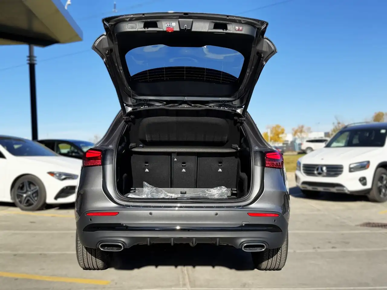 Mercedes-Benz GLA снимка Mercedes-Benz GLA