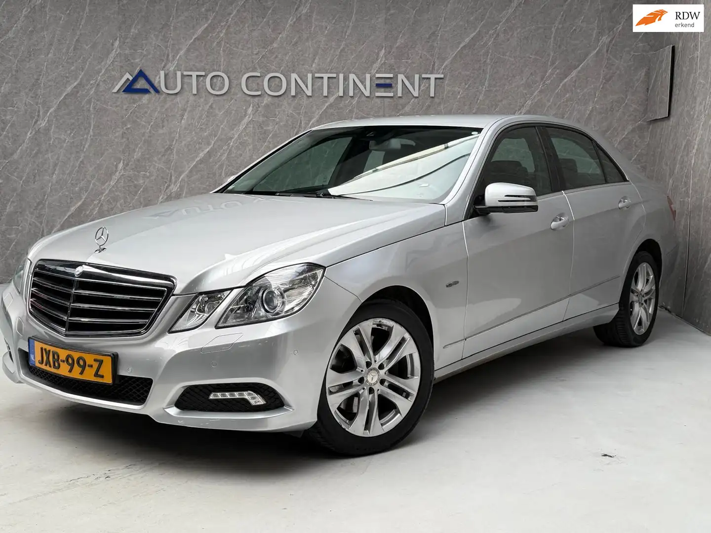 Mercedes-Benz E 350 CGI 293 PK Avantgarde / Nette Auto Grau - 1