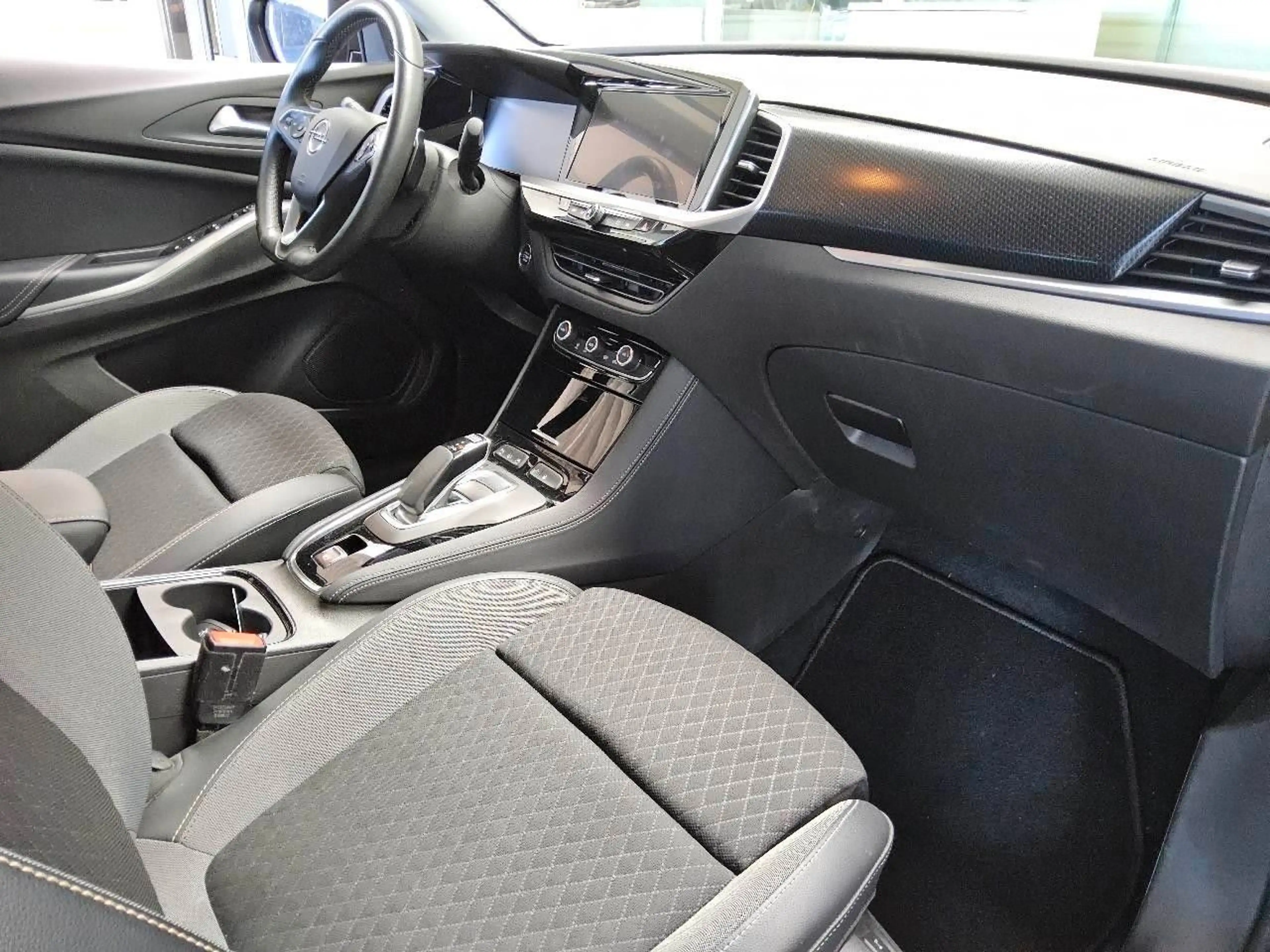 Opel Grandland X 1.6 PHEV GS SPORT NAVI/LED/KAMERA — photo 4