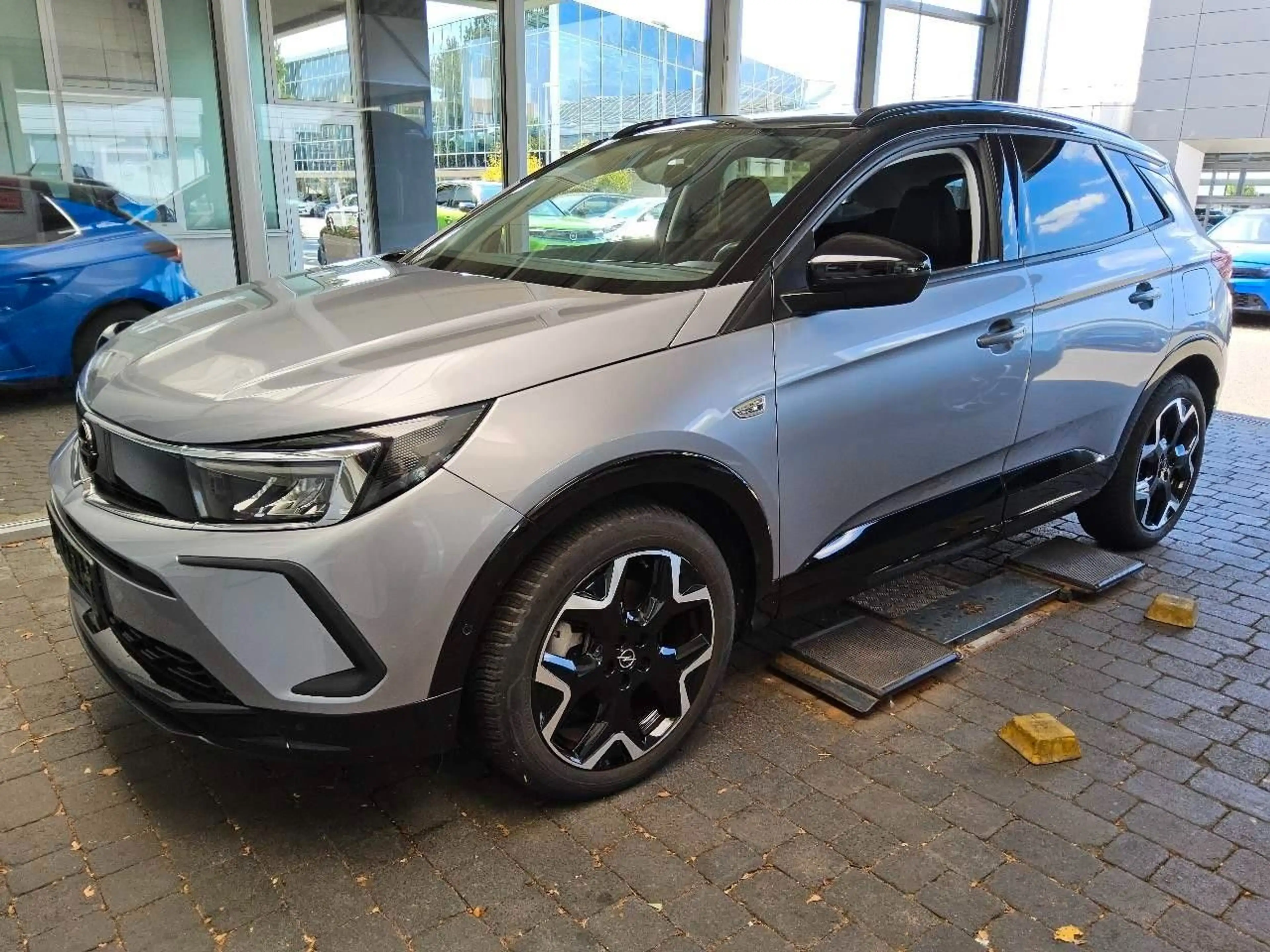 Opel Grandland X 1.6 PHEV GS SPORT NAVI/LED/KAMERA — photo 3
