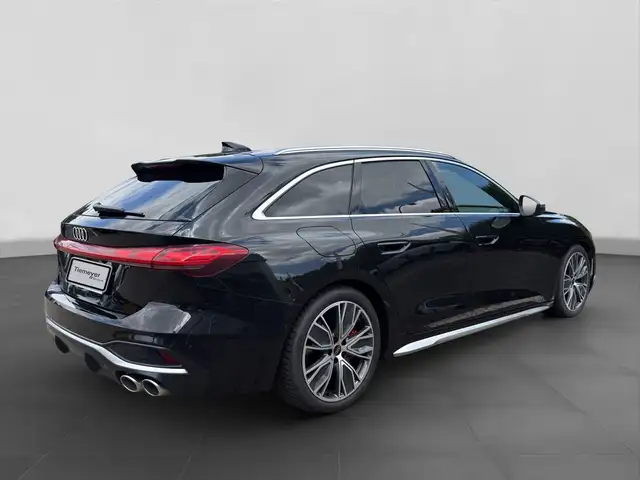 Audi S5 view 3