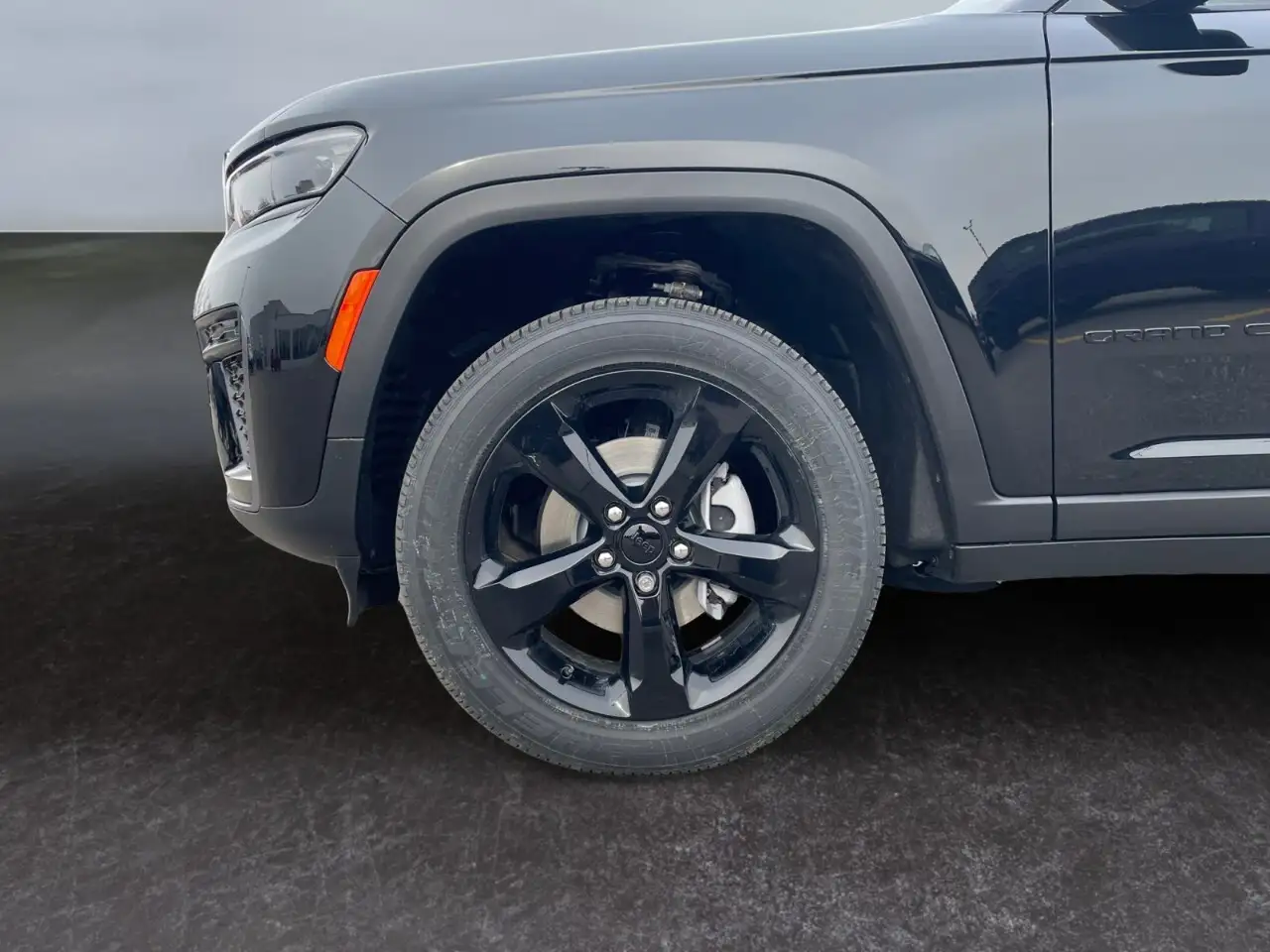 Jeep Grand Cherokee снимка Jeep Grand Cherokee