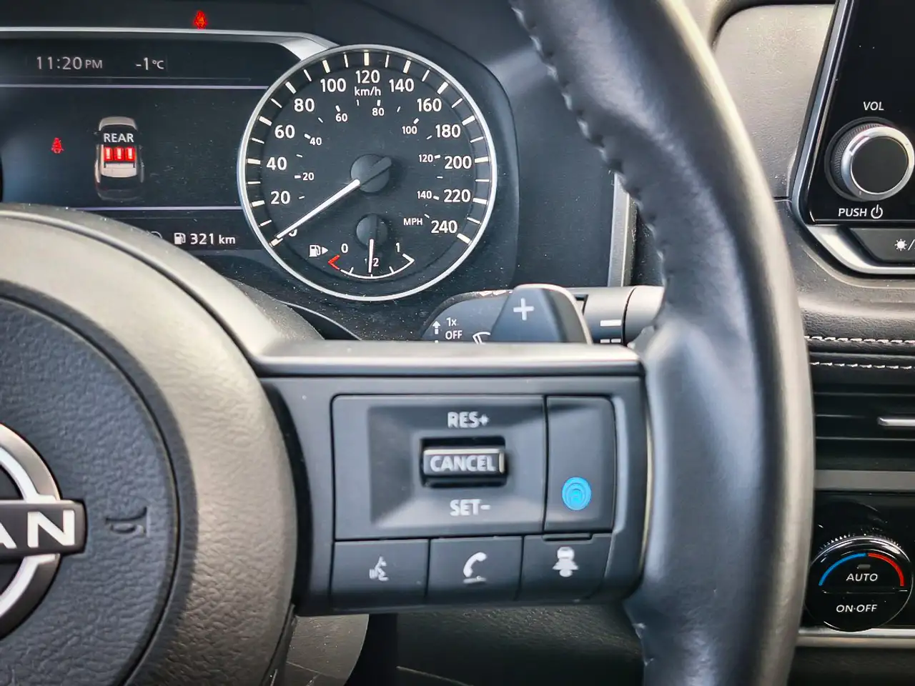 Nissan Rogue снимка Nissan Rogue