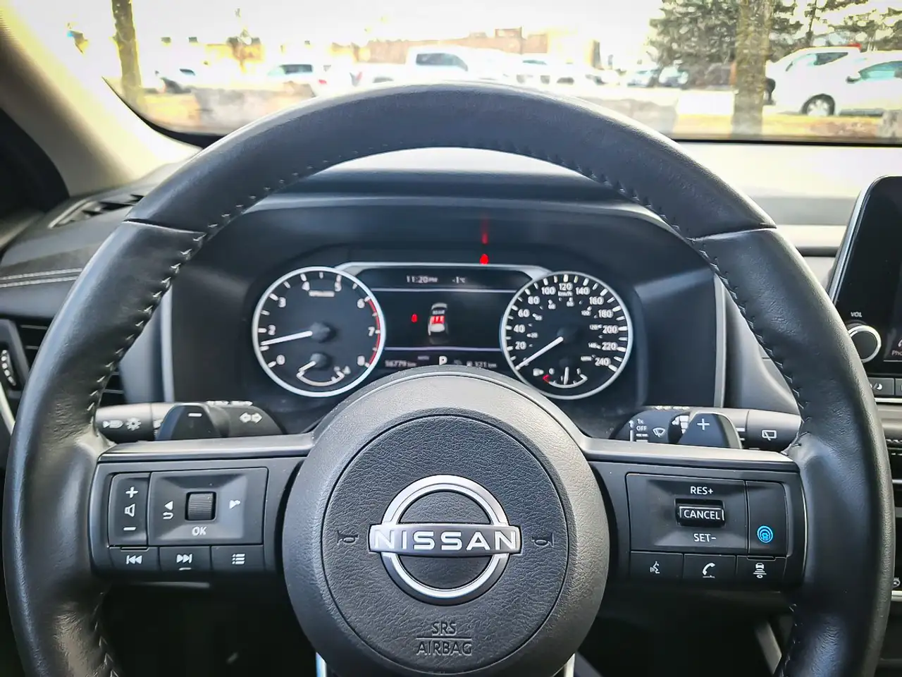 Nissan Rogue снимка Nissan Rogue