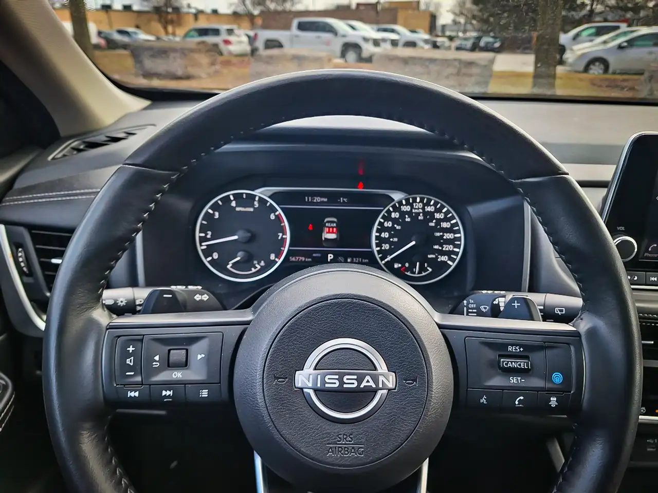 Nissan Rogue снимка Nissan Rogue