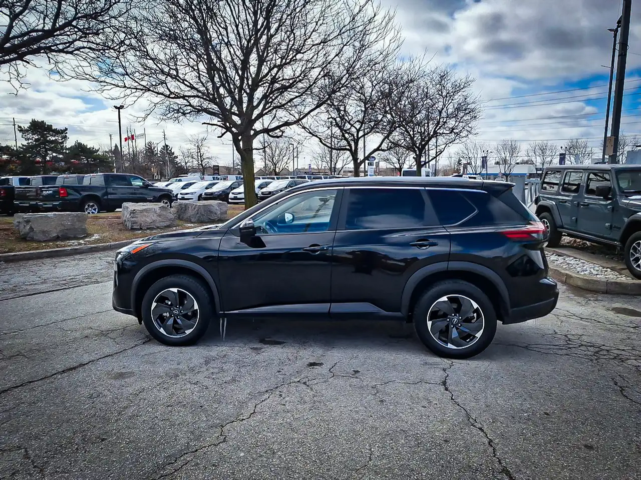 Nissan Rogue снимка Nissan Rogue