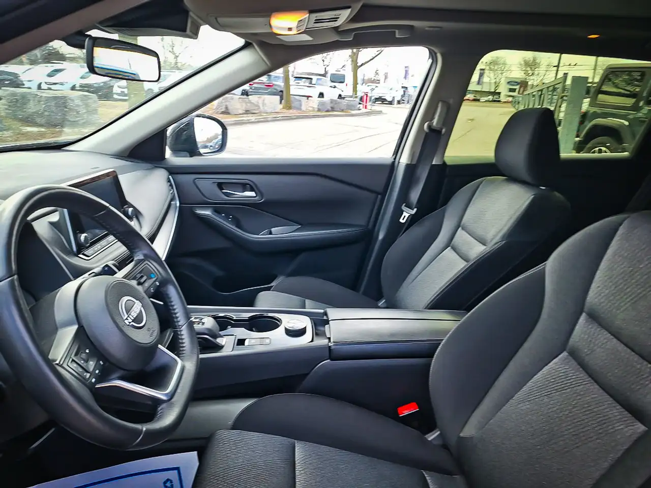 Nissan Rogue снимка Nissan Rogue