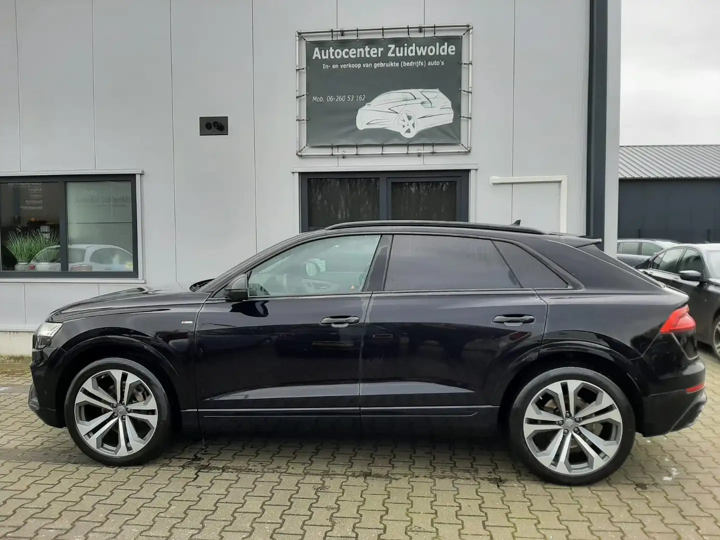 Audi Q8 50 TDI quattro Pro Line S Zwart - 2