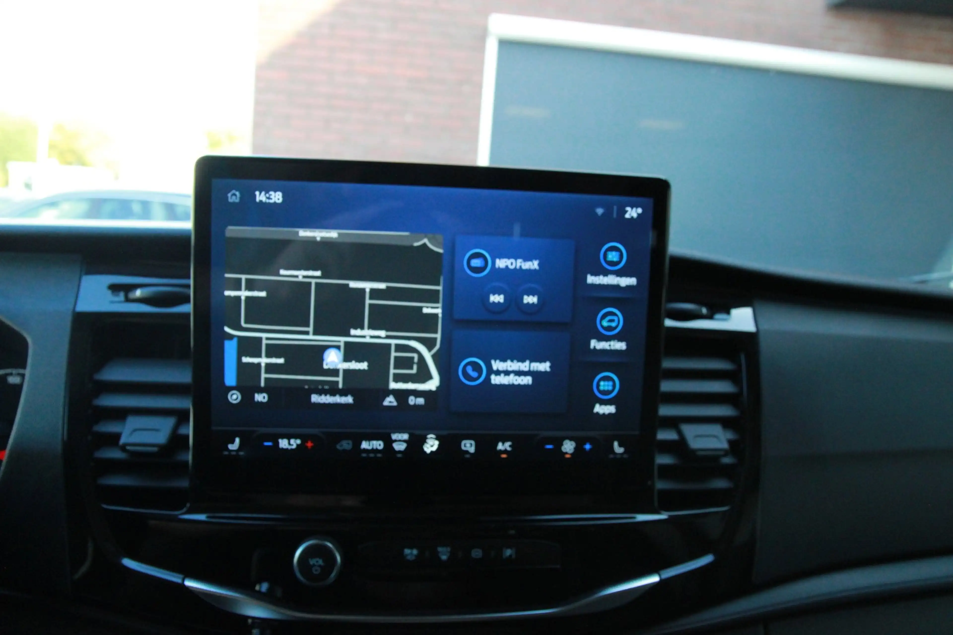 Ford Transit 350 2.0 TDCI 130PK L3H2 Trend / Camera / App conne — photo 14