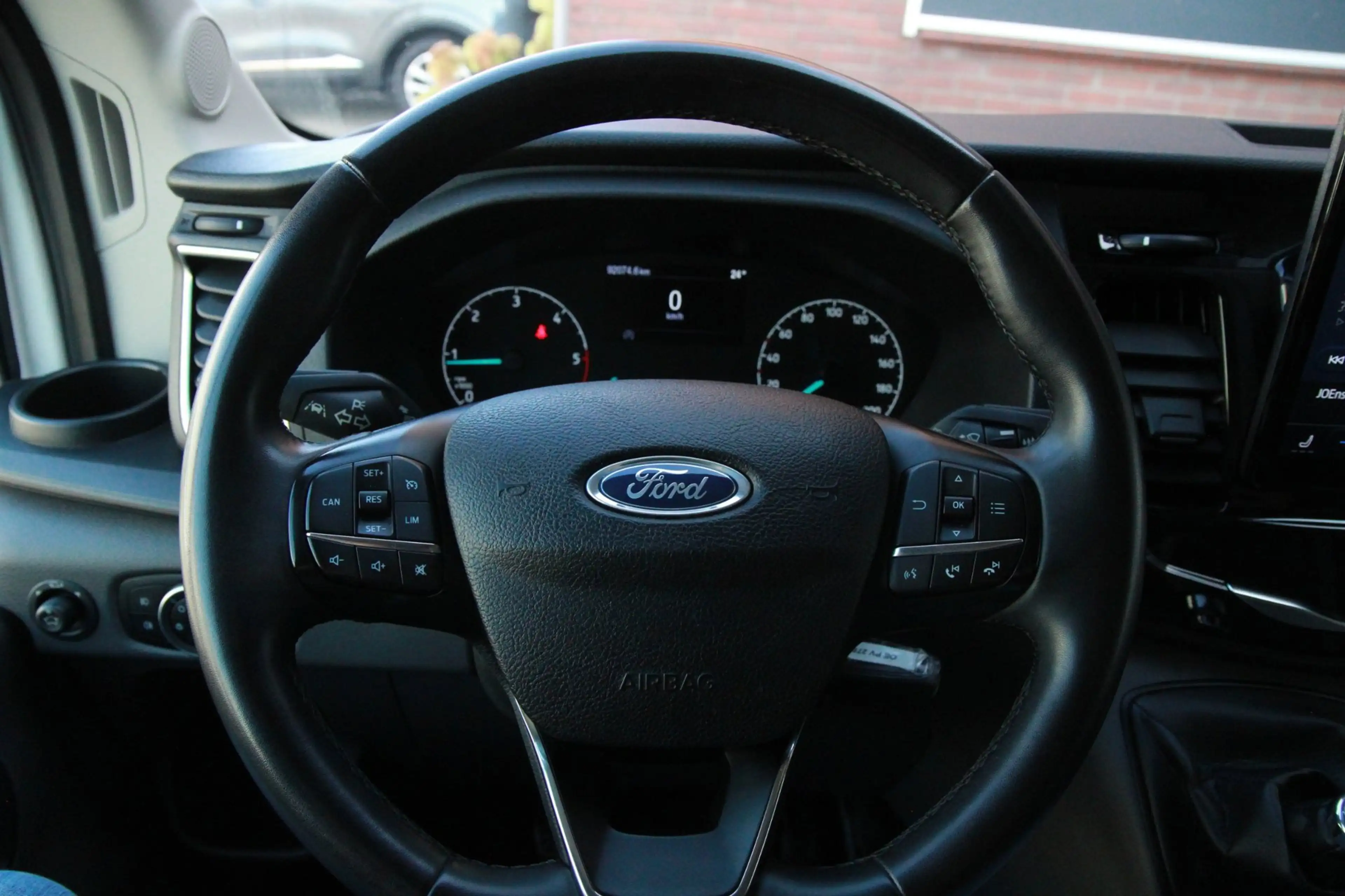 Ford Transit 350 2.0 TDCI 130PK L3H2 Trend / Camera / App conne — photo 23