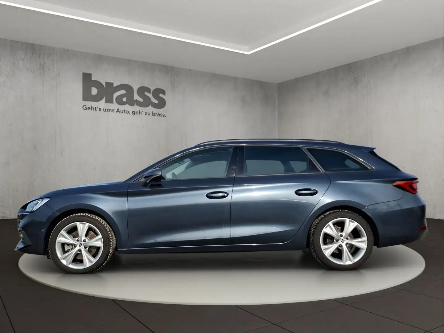 SEAT Leon Sportstourer 2.0 TDI FR Grau - 2