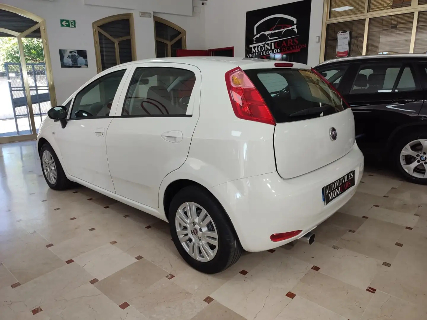 Fiat Punto 1.2 S&S Pop 51kW E6 Wit - 2