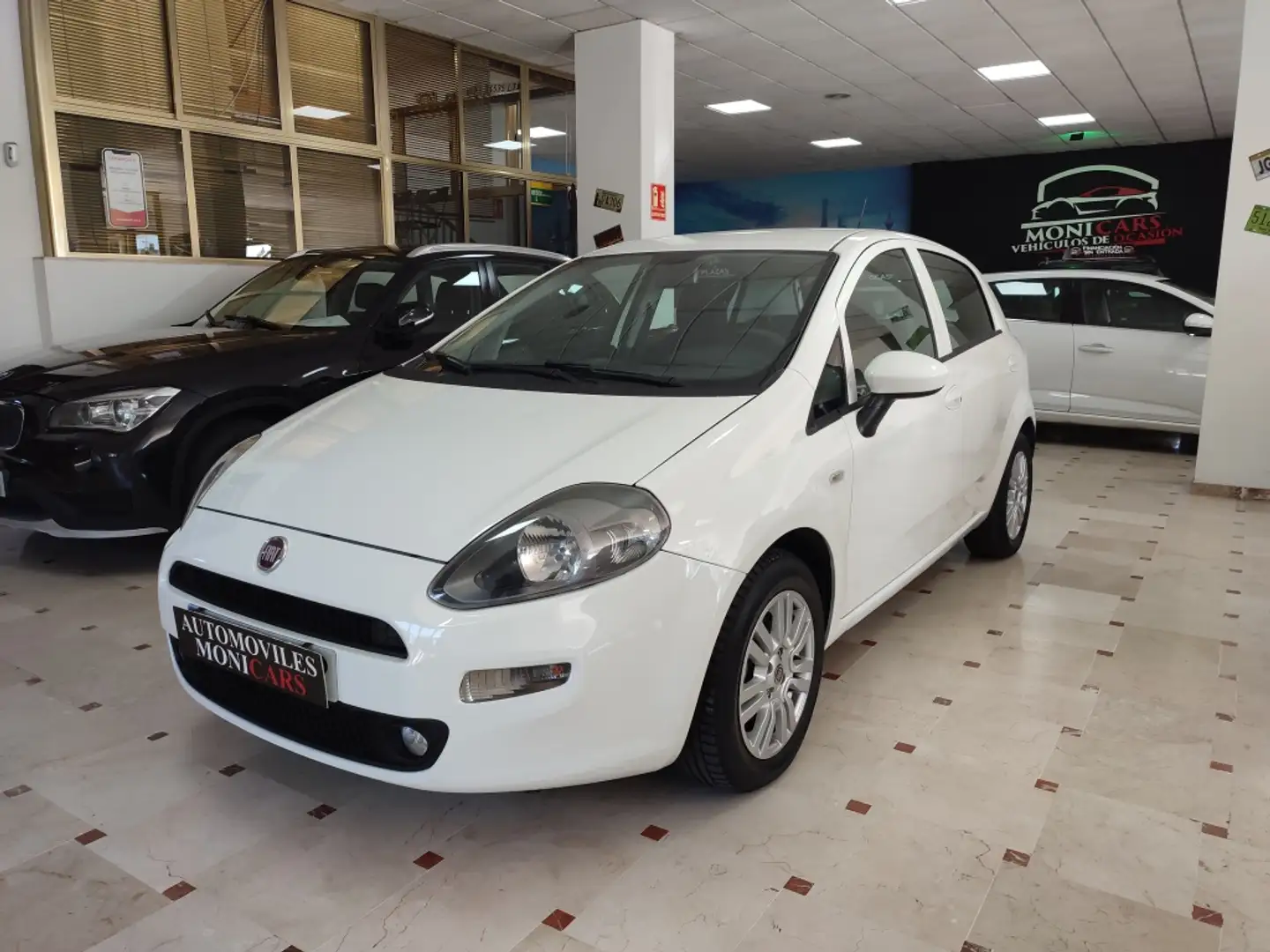Fiat Punto 1.2 S&S Pop 51kW E6 Wit - 1