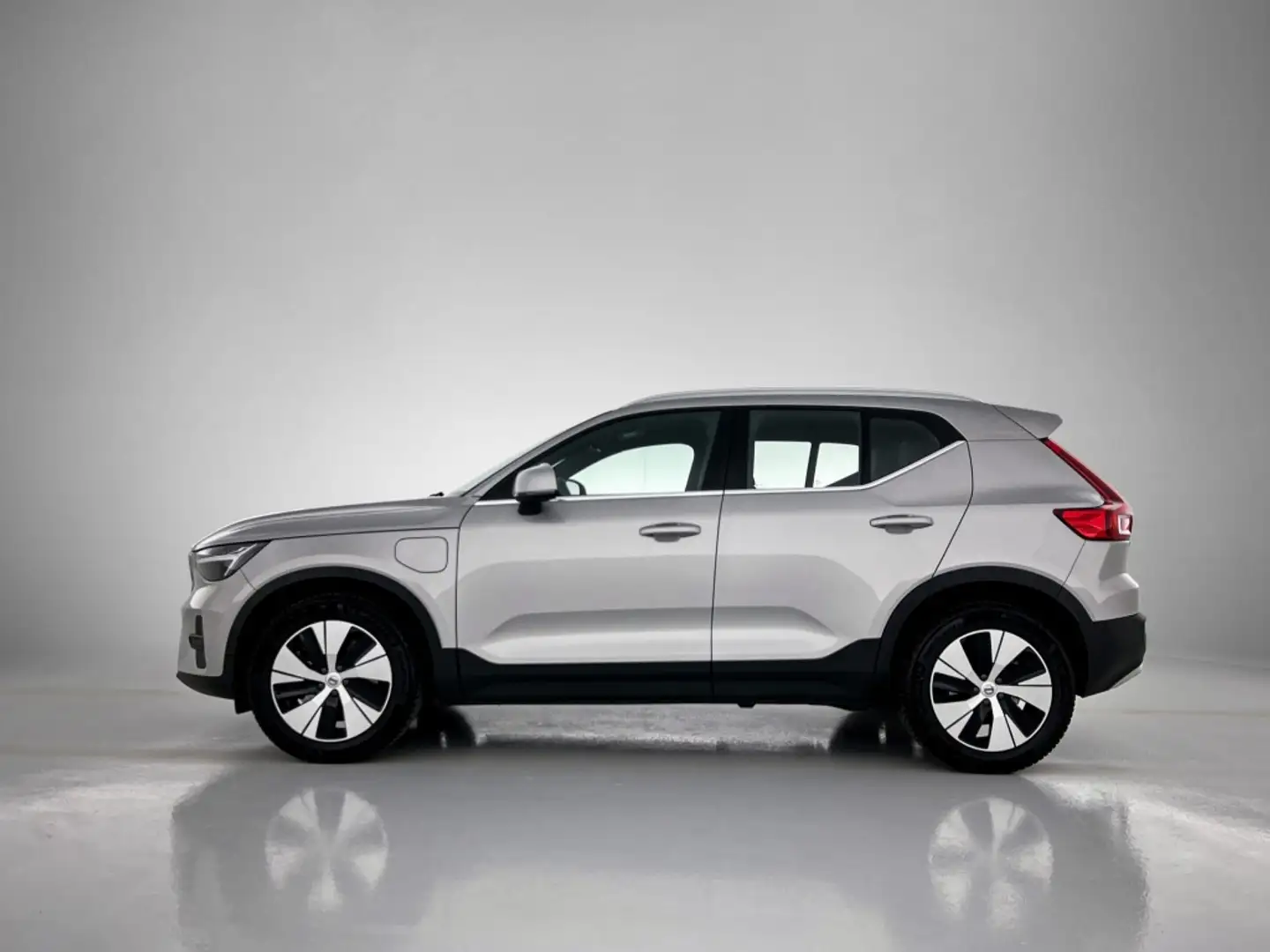 Volvo XC40 1.5 T4 Core Bright Trekhaak | Park Assist | Climat Grijs - 2