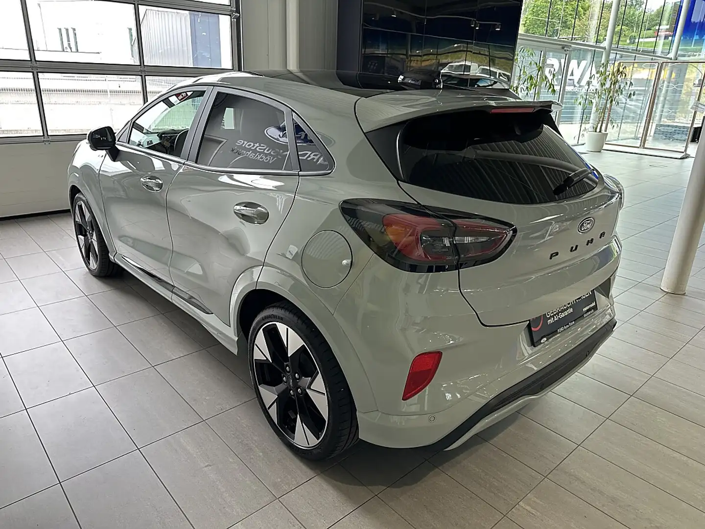 Ford Puma 1,0 EcoBoost Hybrid ST-Line X Aut. Grau - 2