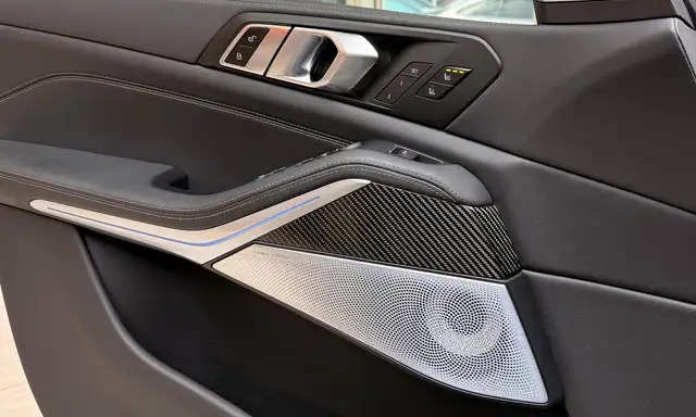 BMW X5 M view 13
