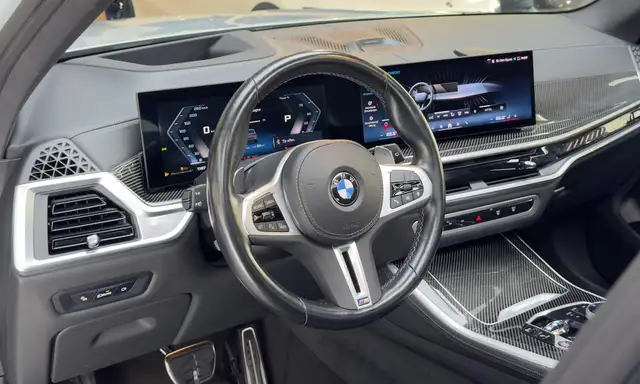BMW X5 M view 14