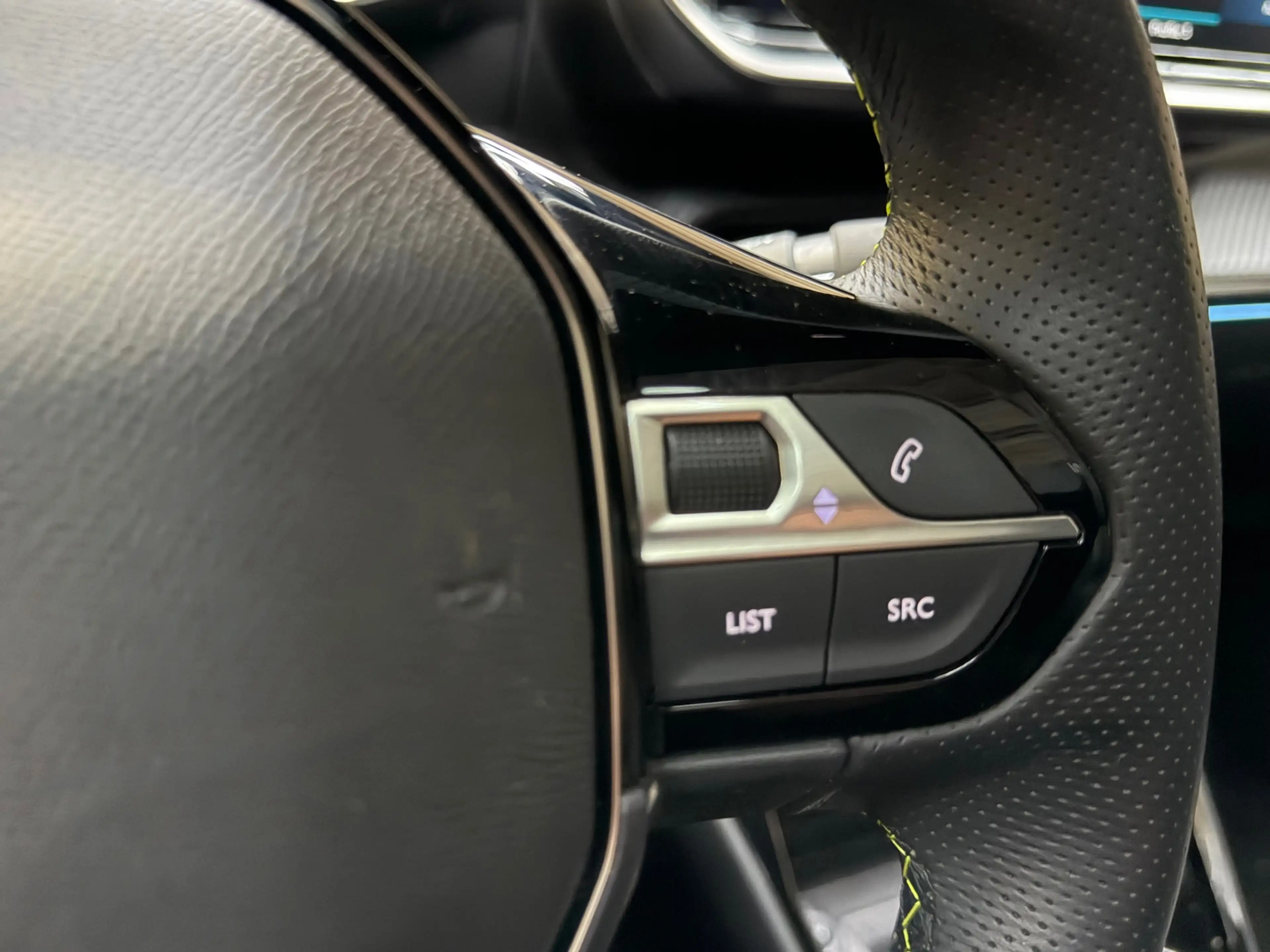 Peugeot e-208 EV GT 350 50 kWh 17"LM, Panorama, Camera, Cruise C — photo 11
