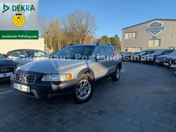 2.4 D5 AWD Momentum Aut./Leder/PDC
