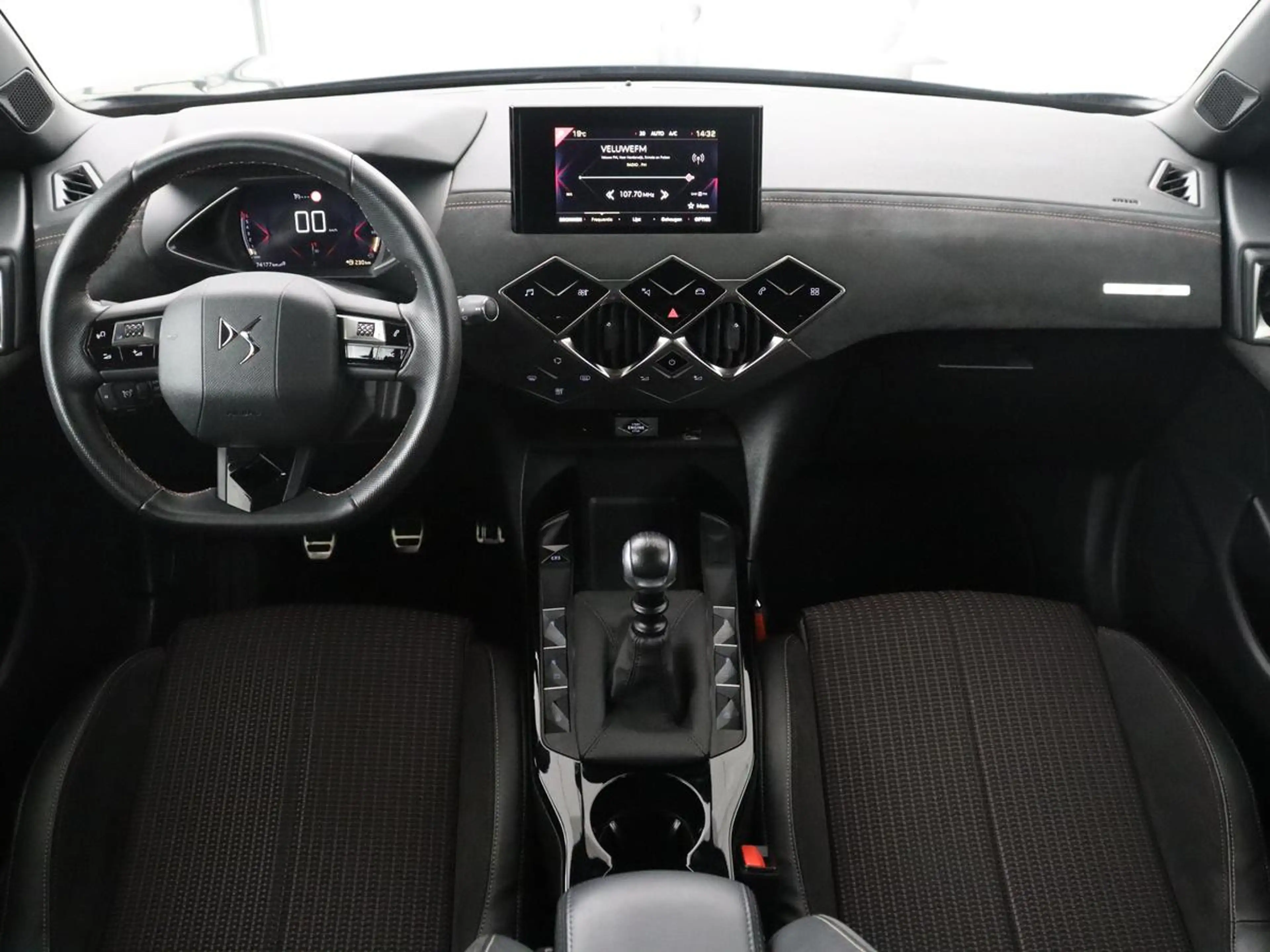 DS Automobiles DS 3 Crossback 1.2 PureTech Performance Line | Cruisecontrol | Ap — photo 3