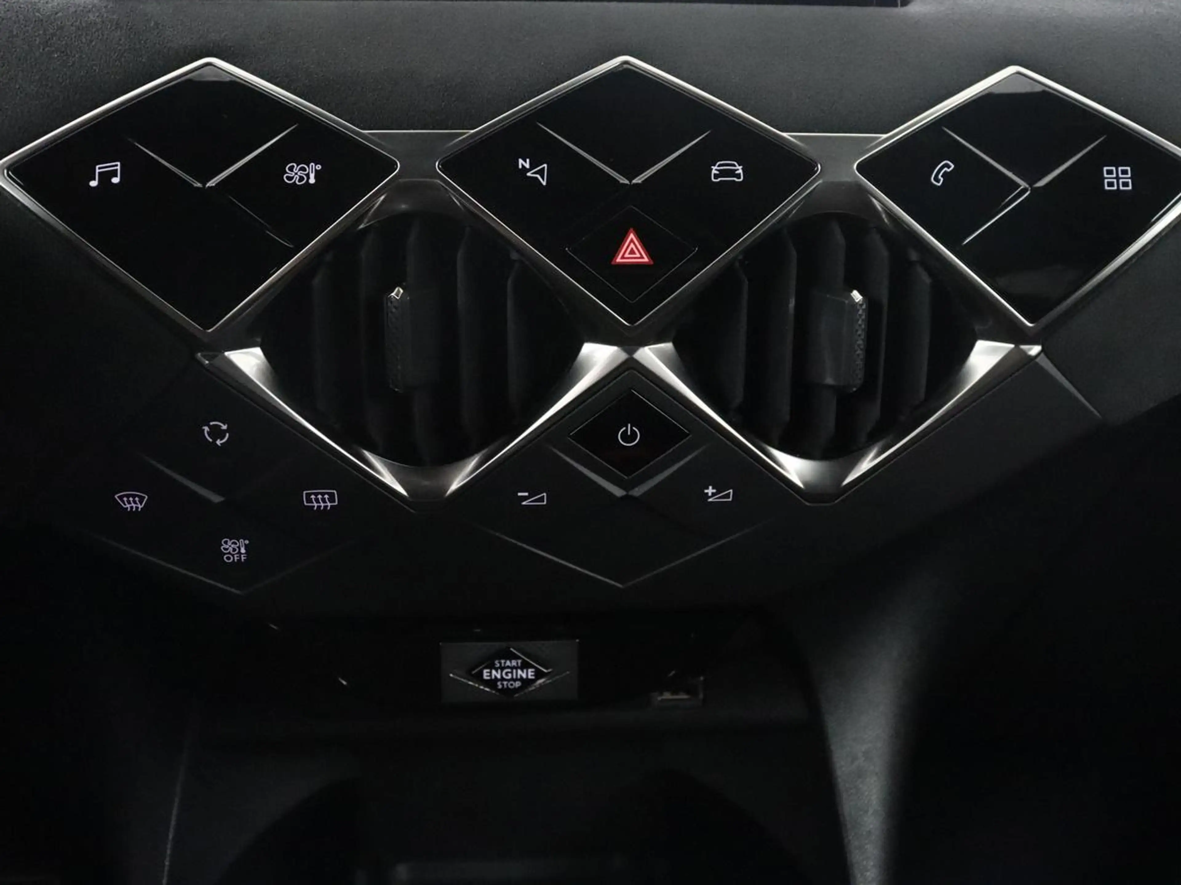 DS Automobiles DS 3 Crossback 1.2 PureTech Performance Line | Cruisecontrol | Ap — photo 20