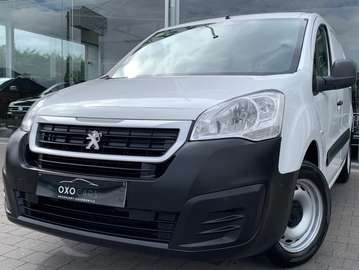 1.6 HDI 100CV / UTILITAIRE / 3 PLACES / AIRCO / CRUISE / RADAR DE RECUL / ATTACHE REMORQUE / CARNET COMPLET / GARANTIE /