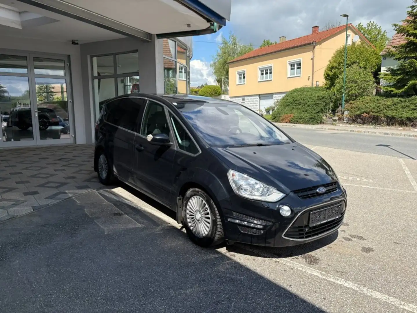 Ford S-Max TITANIUM 2.0TDCI140 Schwarz - 2