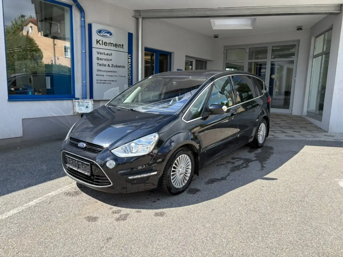 Ford S-Max TITANIUM 2.0TDCI140 Schwarz - 1
