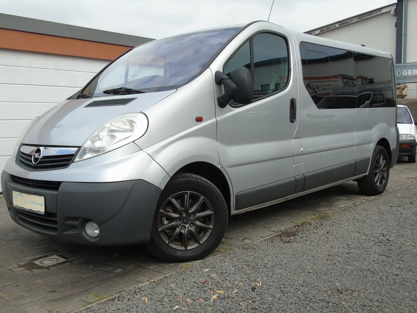 Opel Vivaro Kasten L1H1 2,7t*KLIMA*6 SITZER*ZAHNRIEMEN... NEU Grau - 1