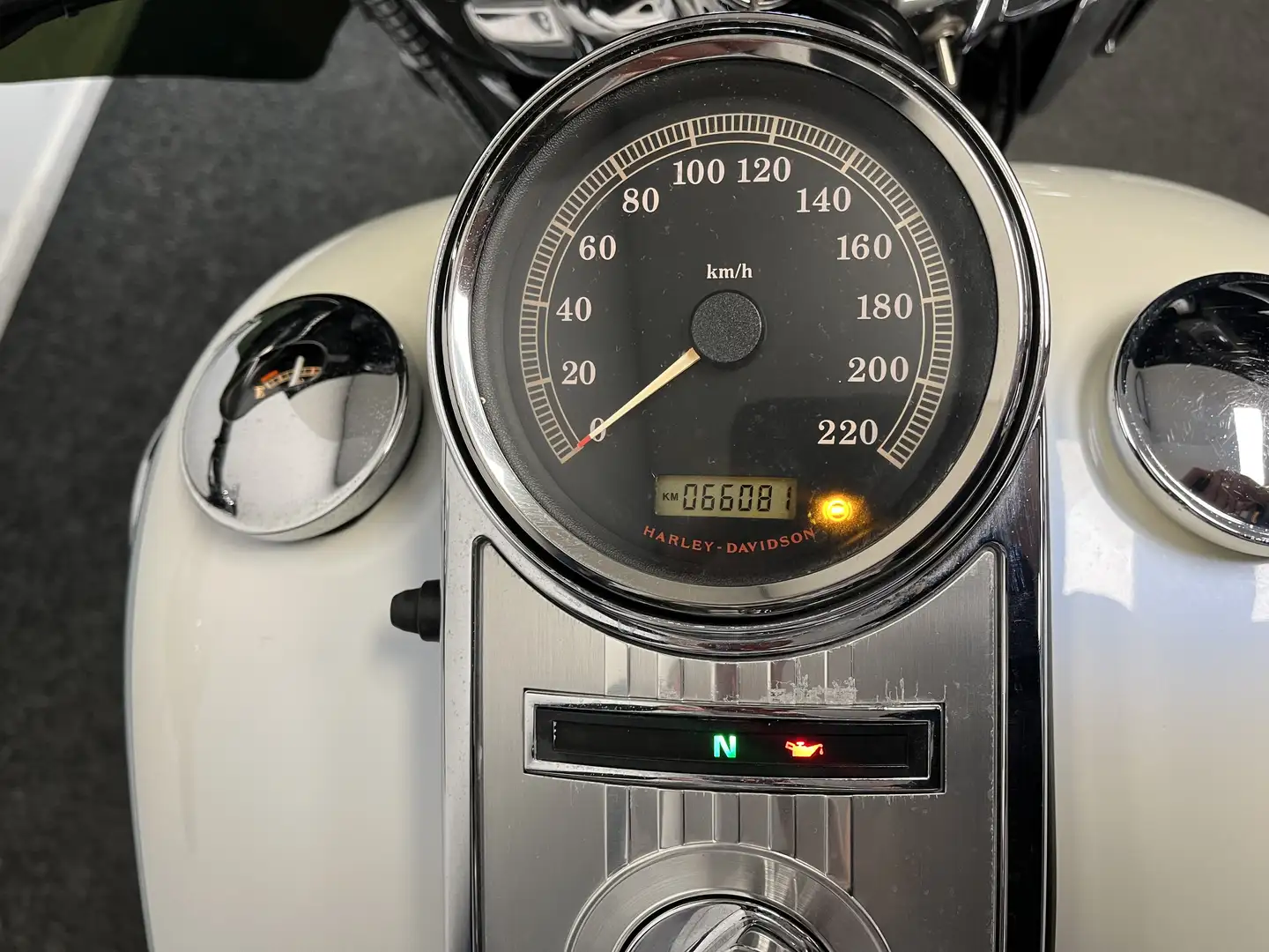Harley-Davidson Road King HARLEYDAVIDSON FLHRC CLASSIC Alb - 2