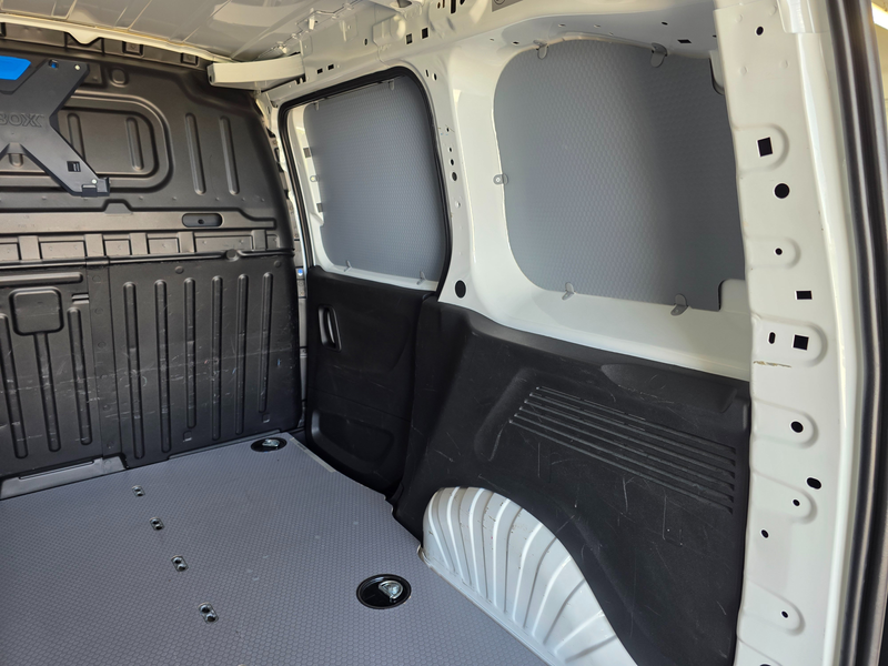 Peugeot Partner Premium L1 — photo 11