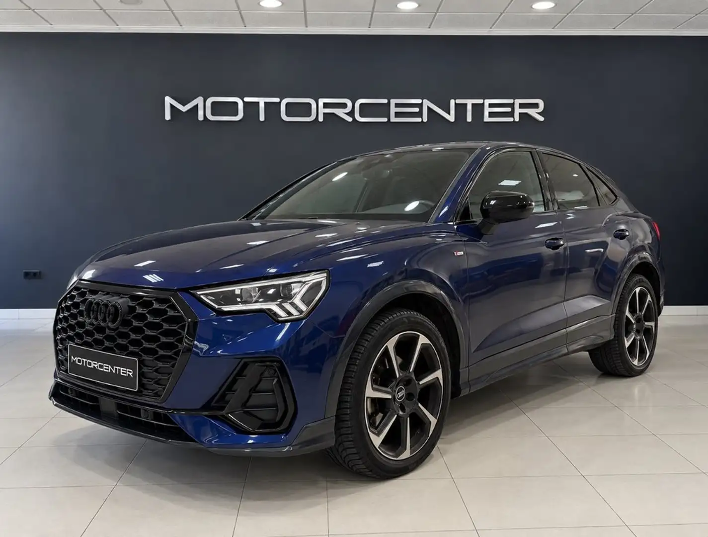 Audi Q3 35 TDI Black line S tronic 110kW Azul - 2