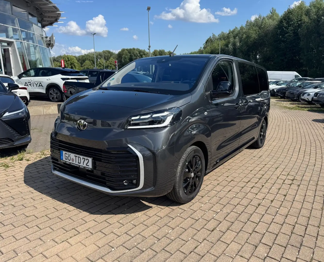 Toyota Proace Verso 2.0 D-4D L1 Lounge +7-Sitze Grau - 2