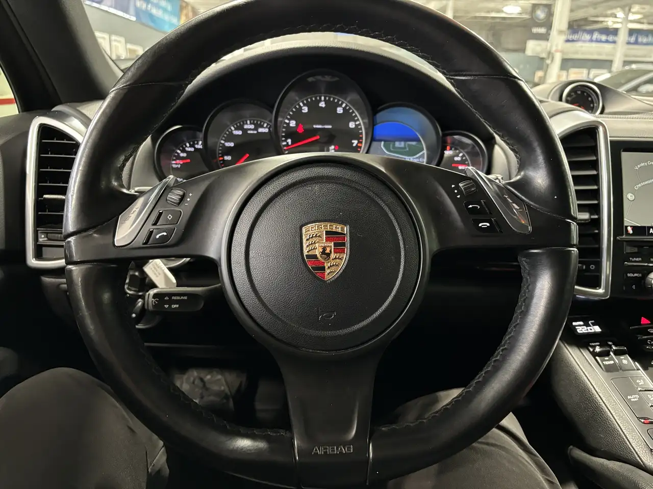 Porsche Cayenne снимка Porsche Cayenne