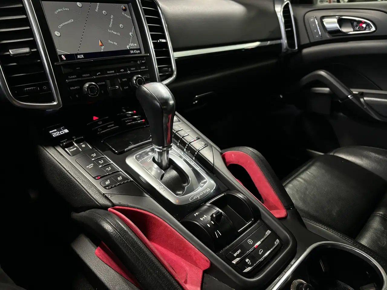 Porsche Cayenne снимка Porsche Cayenne