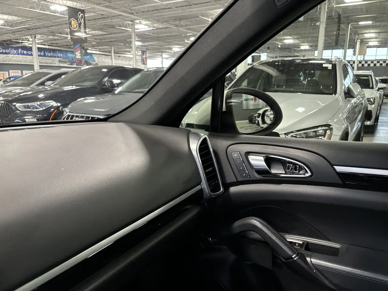 Porsche Cayenne снимка Porsche Cayenne