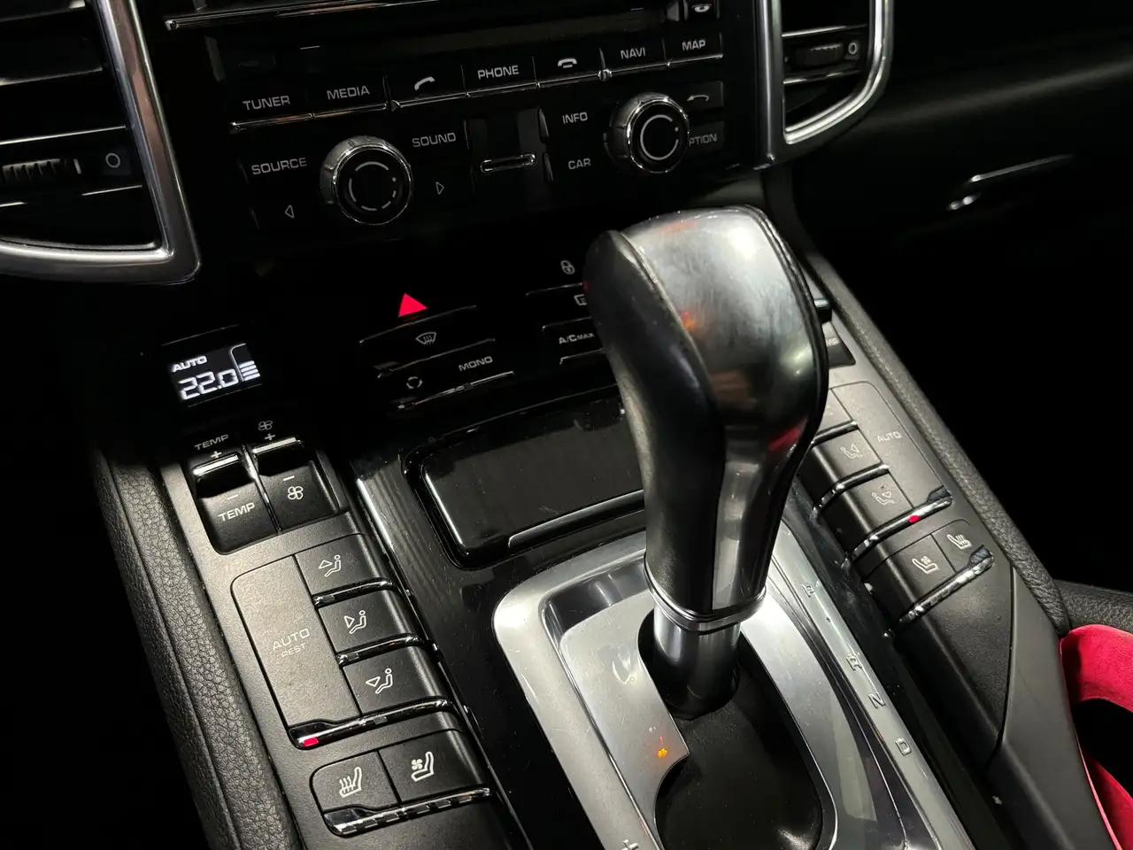 Porsche Cayenne снимка Porsche Cayenne