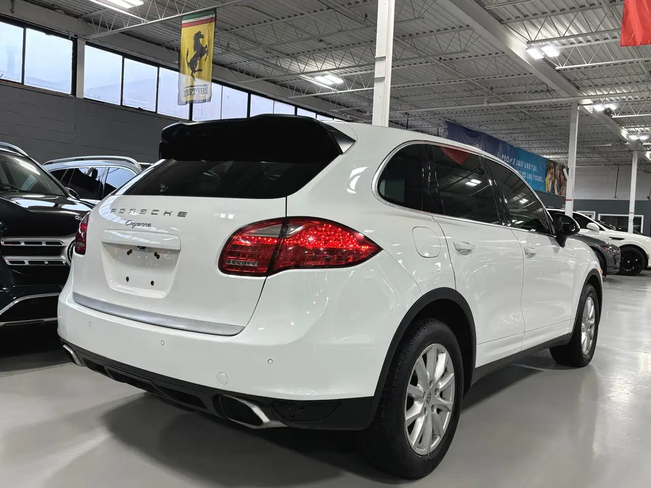 Porsche Cayenne снимка Porsche Cayenne