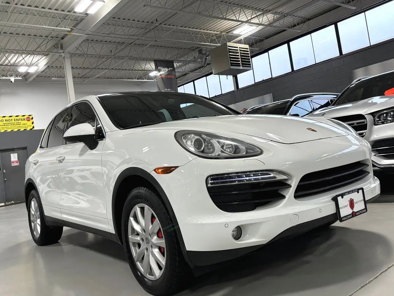 Porsche Cayenne снимка Porsche Cayenne
