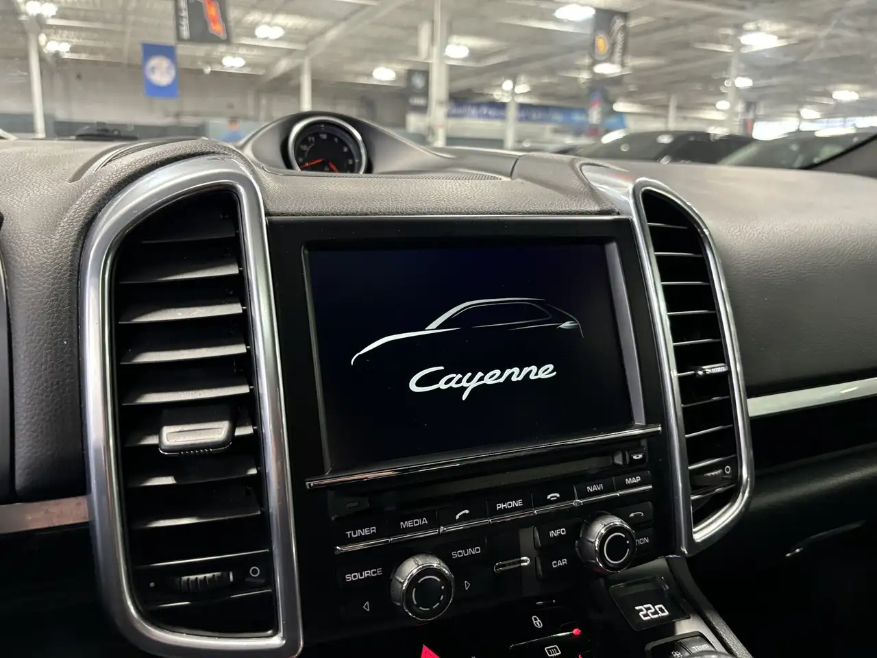 Porsche Cayenne снимка Porsche Cayenne