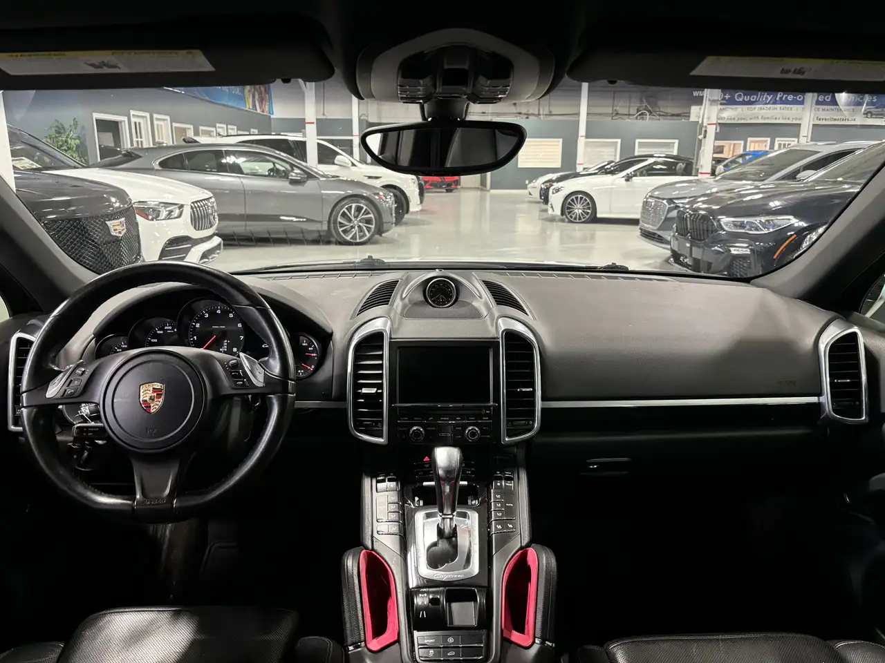 Porsche Cayenne снимка Porsche Cayenne