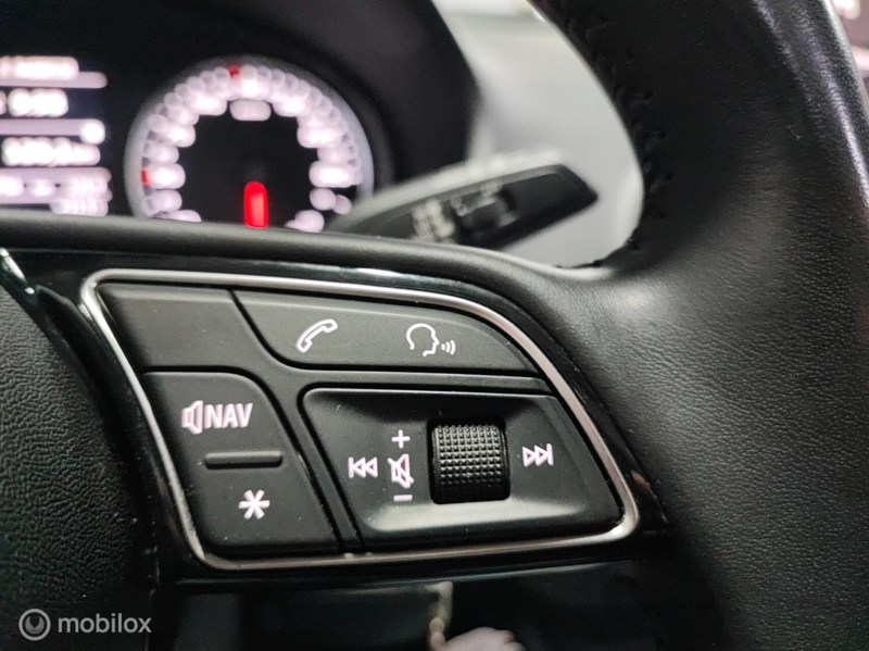 Audi Q2 35 TFSI S-TRONIC GREY PANORAMA LED NAVI XENON PDC — photo 33