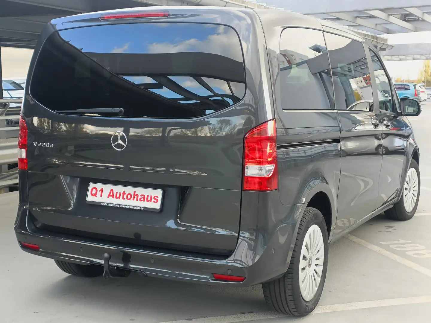 Mercedes-Benz V 220 d 9G MBUX+CARPLAY+DAB/RFK/REELING/TEMP/AHK/5SITZE Grau - 2