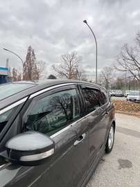 DA VETRINA autocarro. trasporto  anche di persone