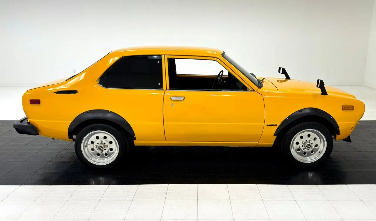 Toyota Corolla Sedan, foto 6