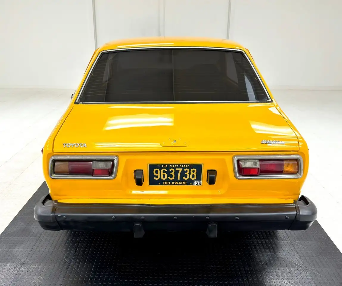 Toyota Corolla Sedan, foto 4