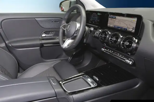 Mercedes-Benz Gla view 8