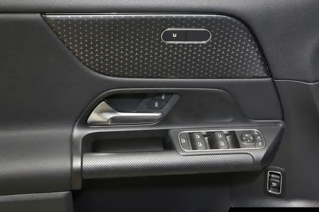 Mercedes-Benz Gla view 14