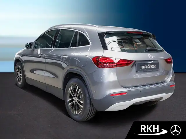 Mercedes-Benz Gla view 4